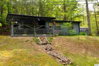 1088 Alpine Dr, Pigeon Forge, TN 37876-9260