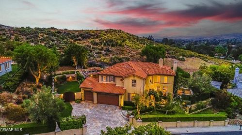 1052 Clear Sky Pl, Simi Valley, CA 93065-8331