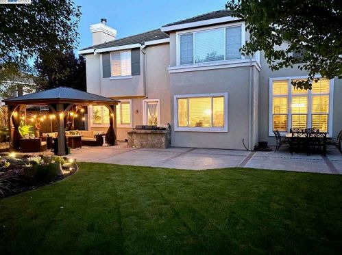 102 Tourmaline Ave, Livermore, CA 94550-9587