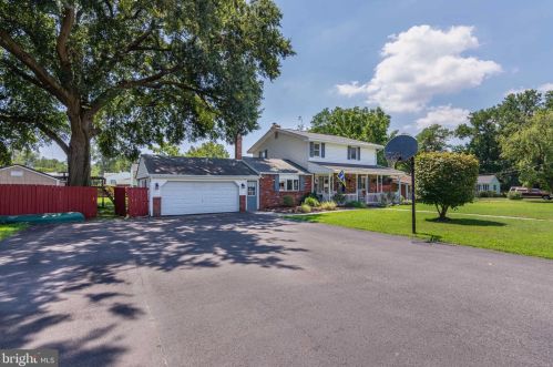 7823 Appletree Rd, Riviera Beach, MD 21122-3612