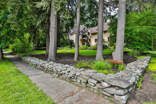 7 Columbia Ave, Nashua, NH 03064-1608