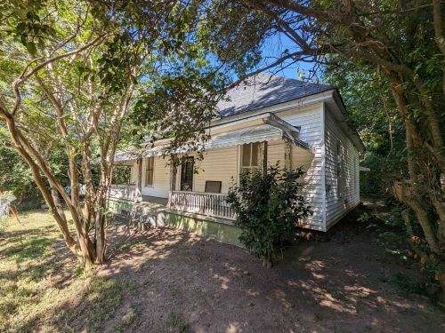435 Elm St, Barnesville, GA 30204-1143
