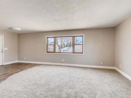 1427 Hazel St, Saint Paul MN  55119-4220 exterior