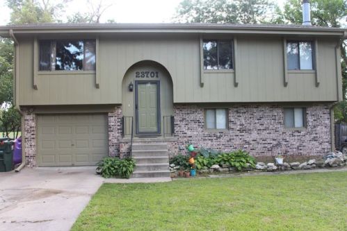 23701 Oak St, Waterloo, NE 68069-9529