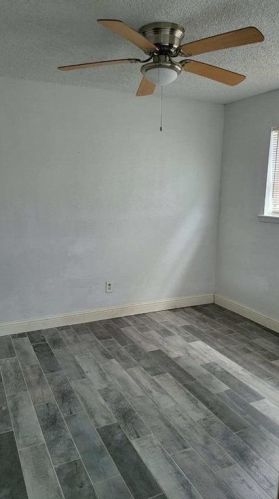 724 1st St, Morgans Point, TX 77571-5100