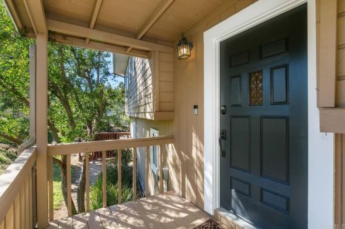 330 Rosemary Ln, Encinitas, CA 92024-6564