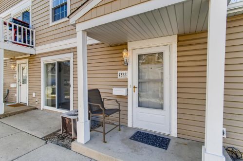 1322 Alpine Ct, Wheeling, IL 60090-2202