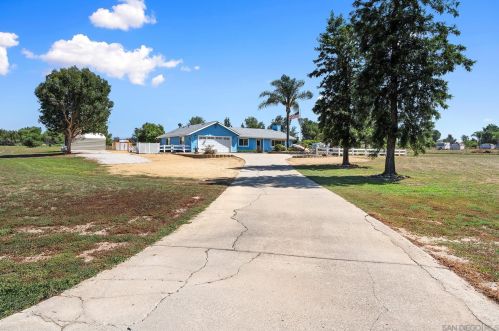 2038 Walnut St, Ramona, CA 92065-1760