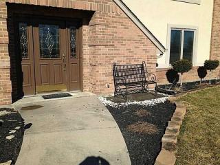 2385 Ashbrook Dr, Springfield, OH 45502-8535