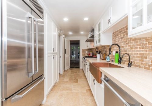 9439 Friendly Woods Ln, Whittier CA 90605-1657 exterior