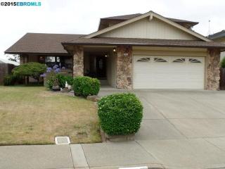 412 Duperu Dr, Crockett, CA 94525-1569