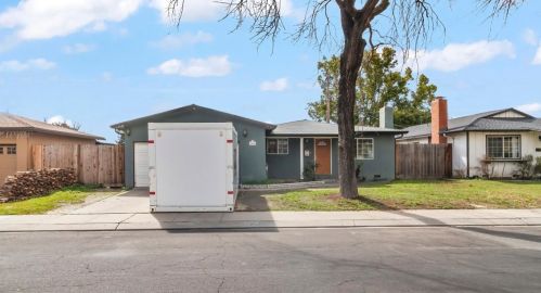 1800 Debonaire Dr, Modesto, CA 95350-2606