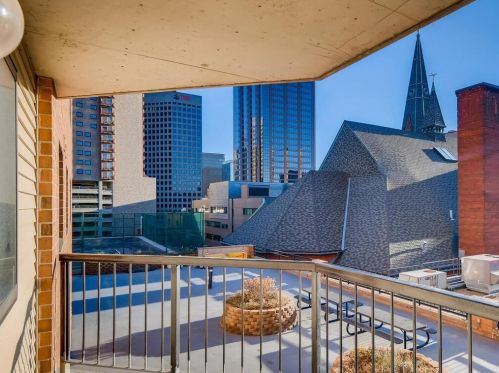 78 10th St, Saint Paul MN  55101-2206 exterior