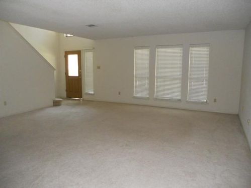 13119 Bidwell Dr, Austin, TX 78729-7421