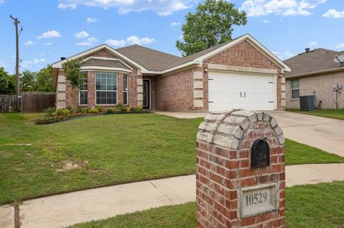 10529 Splitridge Ct, Fort Worth, TX 76108-6910