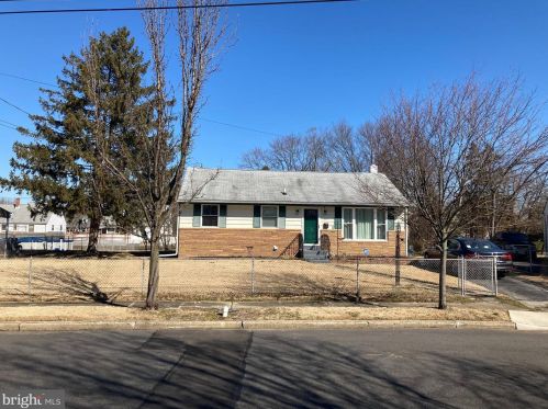 307 Veterans Dr, Palmyra, NJ 08065-2318