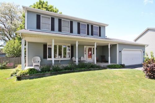 421 Farm Trl, Bull Valley, IL 60098-2436