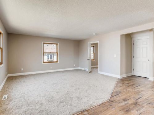 1427 Hazel St, Saint Paul MN  55119-4220 exterior