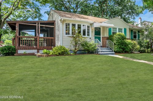 137 Overlook Dr, Wall Township, NJ 07753-5544