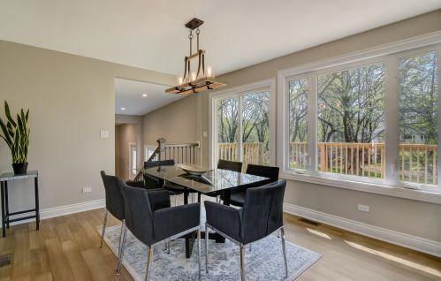 284 Middaugh Rd, Willowbrook IL  60514-1065 exterior