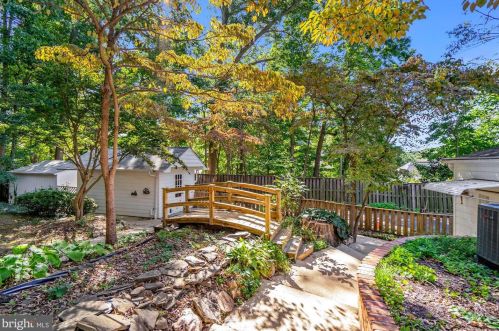 7301 Lackawanna Dr, Springfield VA  22150-4418 exterior