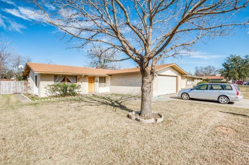 2315 Briarwood Ln, Carrollton, TX 75006-7701