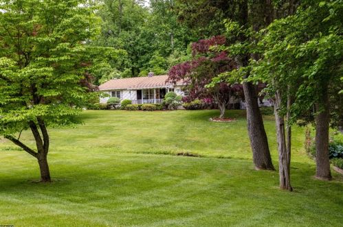 11 Black Walnut Mt Rd, Wantage, NJ 07461-4830
