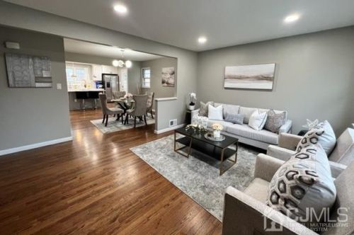 330 Grandview Ave, Edison, NJ 08837-2763