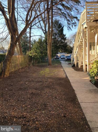 255 Kings Hwy, Haddonfield NJ 08033-1981 exterior