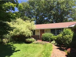 29 Spruce Ln, Saint George, VT 05495-9017