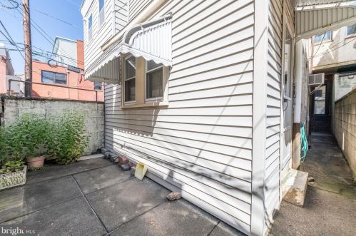 1424 Jackson St, Philadelphia PA  19145-3617 exterior