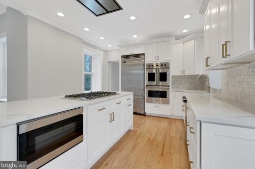 241 Kings Hwy, Tavistock NJ 08033-1981 exterior