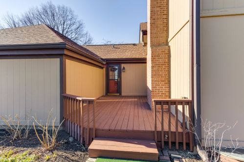 1002 Fremont Ct, Buffalo Grove, IL 60089-1261