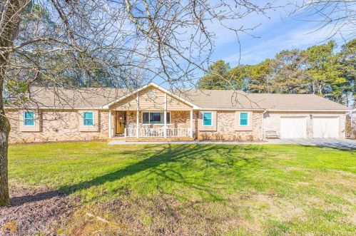 130 Crest Dr, Rock Spring, GA 30739-2040