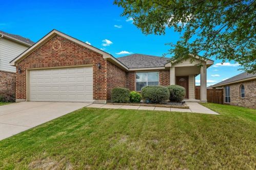 2153 Bliss Rd, Fort Worth TX  76177-7335 exterior