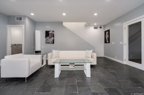 1652 Gladys Dr, Glendale CA  91206-1616 exterior