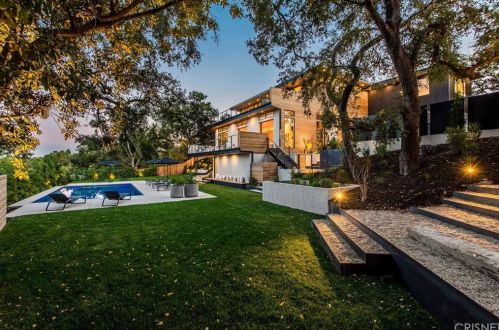16836 Marmaduke Pl, Van Nuys, CA 91436-3819