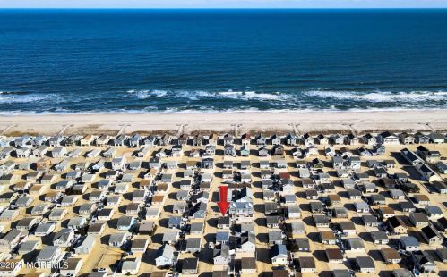 31 Crane Way, Lavallette NJ 08735-1306 exterior