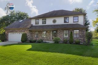 499 Quail Dr, Naperville, IL 60565-4159