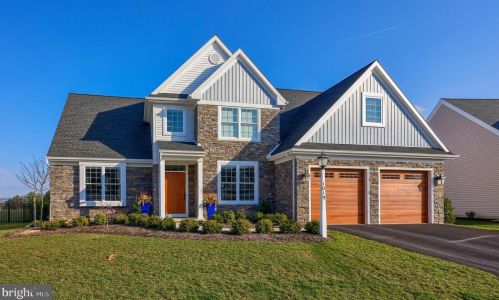 1019 Greenview Dr, Lancaster, PA 17601-4998