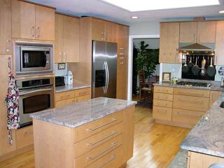 114 Sigourney Rd, Portsmouth, RI 02871-5422