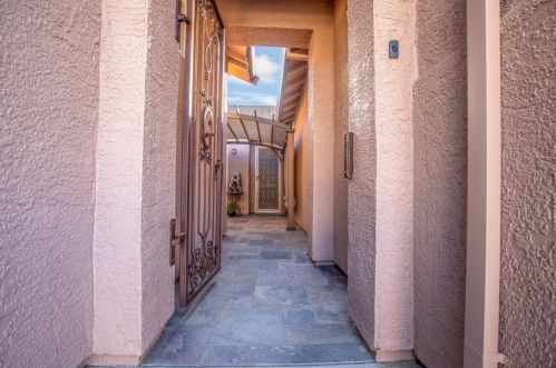 9288 Fox Springs Way, Elk Grove, CA 95624-4086