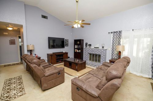 5129 Sisk Rd, Salida, CA 95368-9179