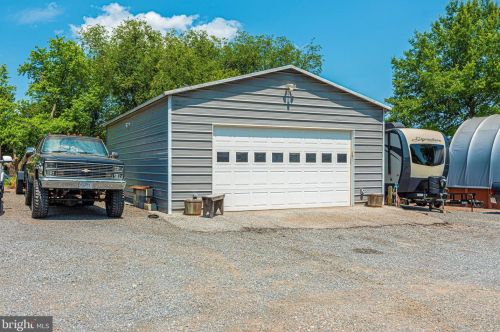 8212 Rocky Ridge Rd, Graceham, MD 21788-1354