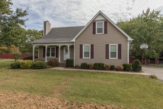 6105 Foothills Dr, Murfreesboro, TN 37129-2646
