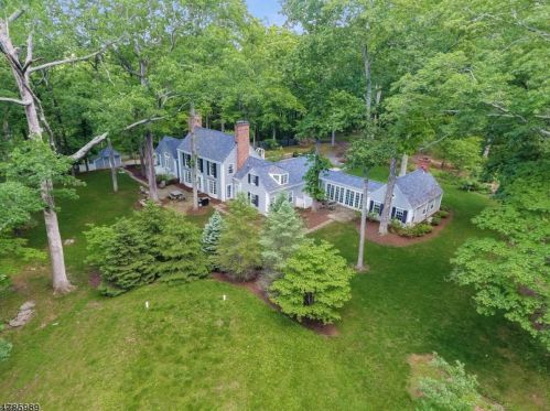 58 Baileys Mill Rd, Morristown, NJ 07960-6607