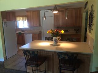 458 Beverly Dr, Clovis, CA 93612-2673