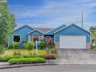 1072 Edgefield Ave, Wood Village, OR 97060-4477