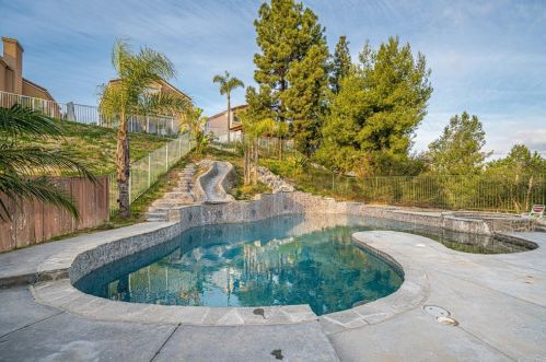 2121 Chateau Ct, Chula Vista CA  91913-3161 exterior