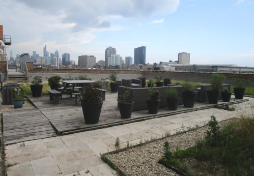 2545 Dearborn St, Chicago IL  60616-4990 exterior